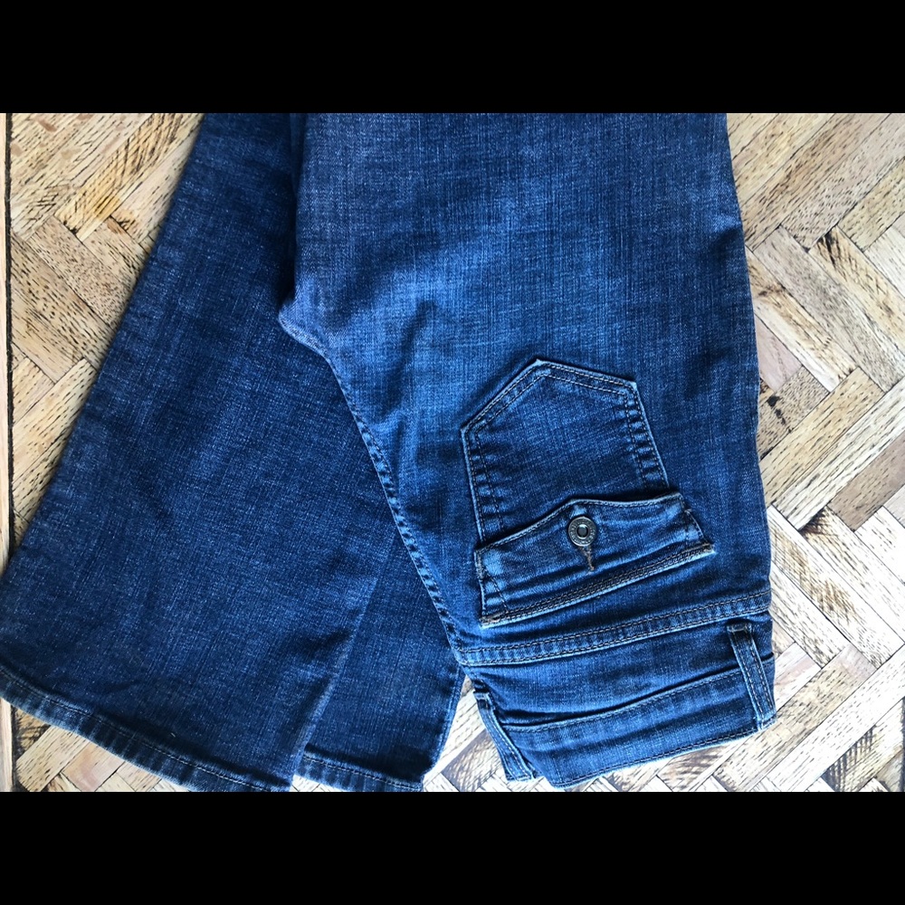 Levi size 4